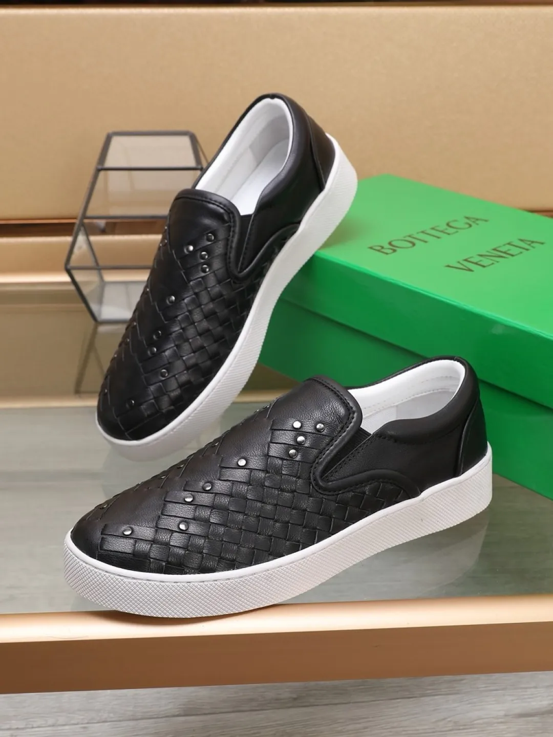 Men's men's shoes 💰Men's shoes 💰540💰🔥[BV] series of top purchasing agents 🔍Imported first-layer cowhide woven surface, cowhide foot pads lining environmentally friendly ♻️Does not fade, 💪Sole: Rubber combination original factory special original outsole ⚠Original and single goods 🔍🔍You can come in and out at will, welcome to compare ⚠Number of sizes: 38-44
